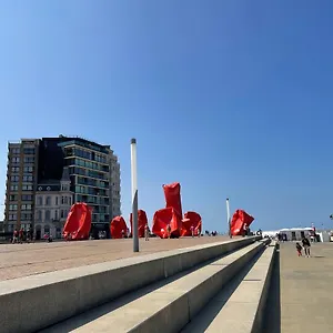 Gezellige Studio-1 Slaapkamer *4p* Strand/zee 50m Appartement Oostende